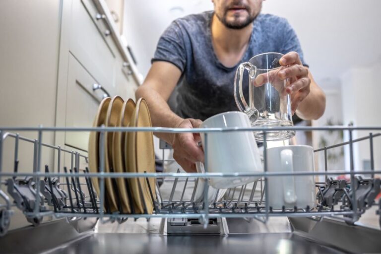 Cleaning Your Dishwasher with Vinegar: An Easy DIY Method